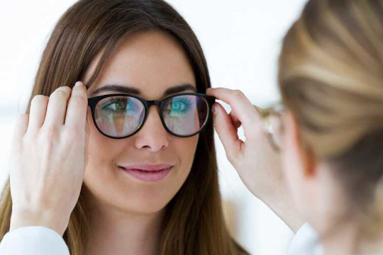 'Augenoptiker / Augenoptikerin