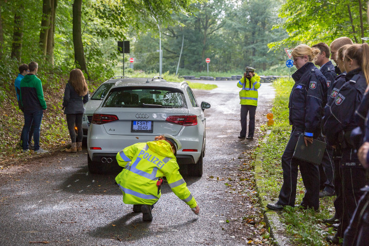 Ausbildung Polizei NRW Duale Studienplätze Spielzeug Auto mit Licht fährt alleine in 53721 Siegburg für