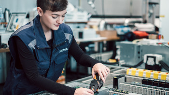 Ausbildung bei Swarovski - Elektrotechnik - Automatisierungstechnik